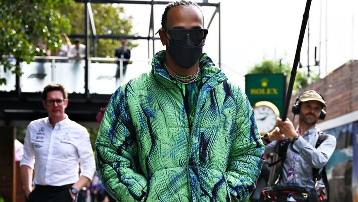 Getty Images Formula 1, Hamilton non passa inosservato: il look eccentrico esibito a Melbourne - immagine 1