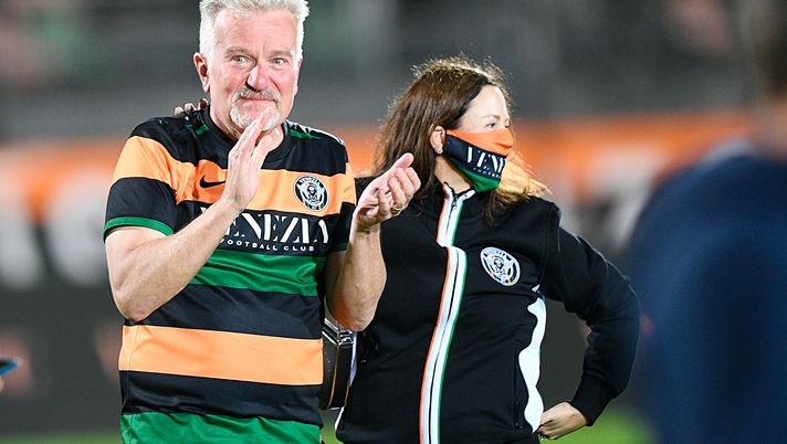 VENICE, ITALY - MAY 27: Venezia President Duncan Niederauer celebrates being promoted to Serie A after the Serie B Playoffs Final match between Venezia FC and AS Cittadella at Stadio Pier Luigi Penzo on May 27, 2021 in Venice, Italy. (Photo by Nicolo Zangirolami/Getty Images) Venezia, parla il presidente Niederauer: “Mai così orgoglioso come domenica” - immagine 1