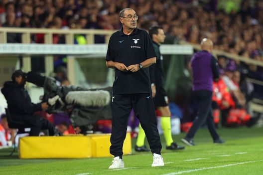 FLORENCE, ITALY - OCTOBER 10: Maurizo Sarri manager of SS Lazio looks on during the Serie A match between ACF Fiorentina and SS Lazio at Stadio Artemio Franchi on October 10, 2022 in Florence, Italy. (Photo by Gabriele Maltinti/Getty Images) Sarri: “Conference League? 2-3 squadre difficili. Non facile passare il turno”- immagine 2