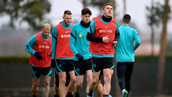 (Photo by Mattia Ozbot - Inter/Inter via Getty Images) Nervi tesi in casa Inter: Inzaghi alza la voce in allenamento. Multato Vidal - immagine 1