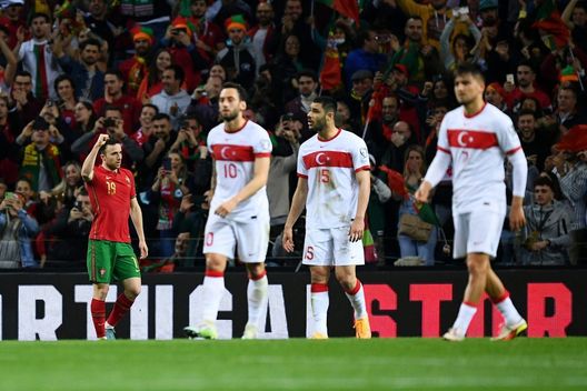 Getty Images Playoff Mondiale – Portogallo in finale: Turchia battuta 3-1. Calhanoglu in campo 90′ - immagine 1