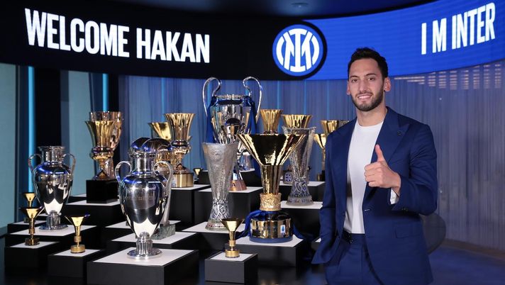 La moglie di Calhanoglu raggiante per il marito all’Inter: “Ogni fine è un nuovo inizio” - immagine 1
