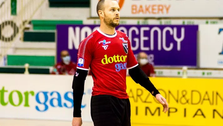 Syn-Bios Petrarca, ai saluti il portiere Moretti e Joselito