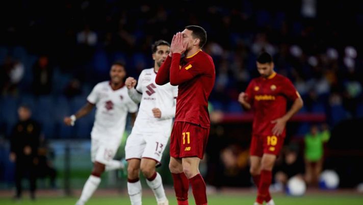 Roma, Belotti tira il rigore e sbaglia con il Torino. Mourinho: “Non era il rigorista” - immagine 1