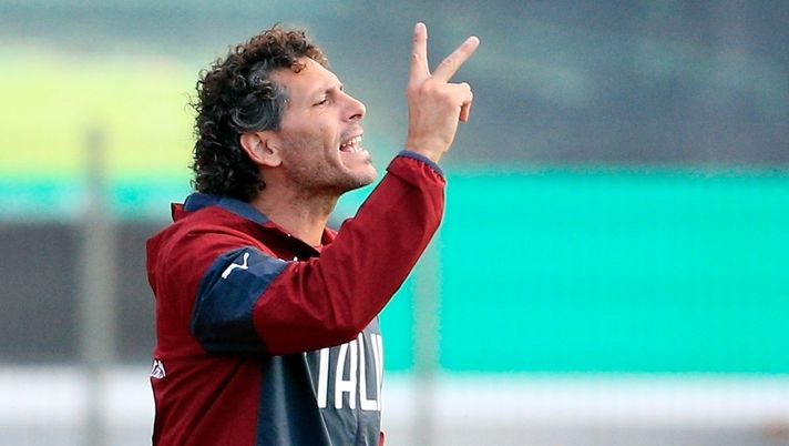 BREMEN, GERMANY - SEPTEMBER 09:  Headcoach Alessandro del Canto of U17 Italy during the match between U17 Germany v U17 Italy at Weserstadion "Platz 11" on September 9, 2015 in Bremen, Germany.  (Photo by Martin Stoever/Bongarts/Getty Images) 