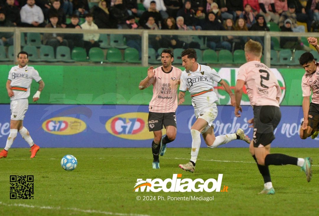 FOTO Palermo-Venezia 0-3, 30ª giornata Serie B 2023-2024 (GALLERY) - immagine 8