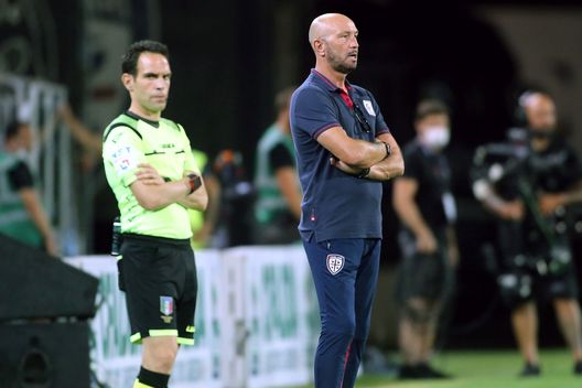 CAGLIARI, ITALY - JULY 29: Walter Zenga coach of Cagliari reatcs during the Serie A match between Cagliari Calcio and Juventus at Sardegna Arena on July 29, 2020 in Cagliari, Italy. (Photo by Enrico Locci/Getty Images)