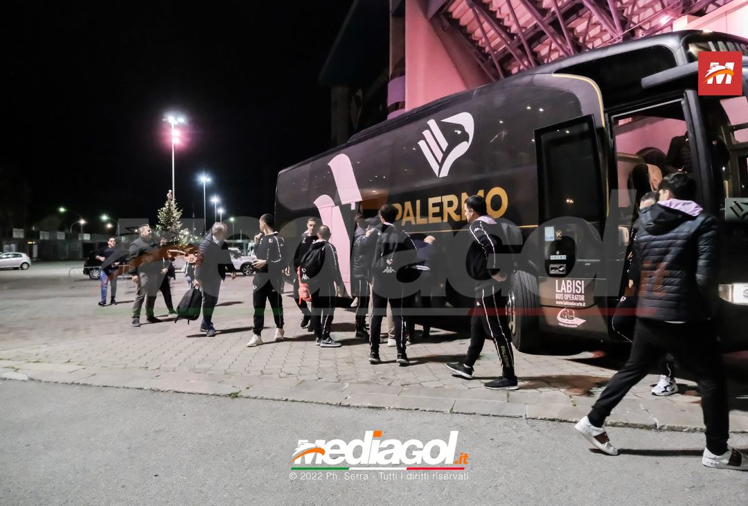 FOTO Palermo, i rosanero tornano a Palermo dopo il ritiro a Roma (Gallery) - immagine 4