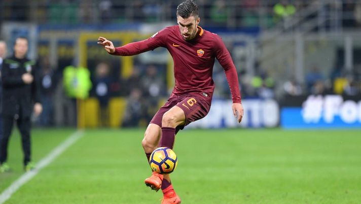 MILAN, ITALY - FEBRUARY 26:  AS Roma player Kevin Strootman in action during the Serie A match between FC Internazionale and AS Roma at Stadio Giuseppe Meazza on February 26, 2017 in Milan, Italy.  (Photo by Luciano Rossi/AS Roma via Getty Images) 