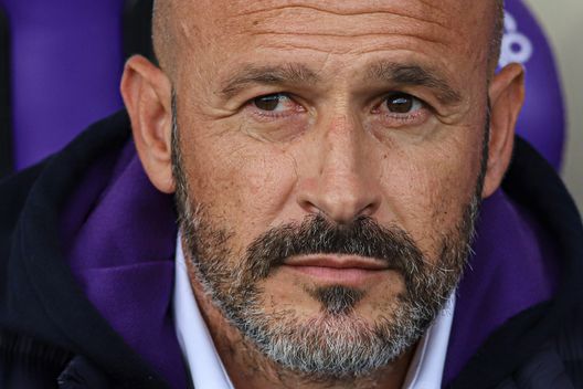 GERMOGLI PH: 24 OTTOBRE 2021 FIRENZE CAMPIONATO SERIE A TIM FIORENTINA VS CAGLIARI NELLA FOTO IL MISTER VINCENZO ITALIANO GERMOGLI PH: 24 OTTOBRE 2021 FIRENZE CAMPIONATO SERIE A TIM FIORENTINA VS CAGLIARI NELLA FOTO IL MISTER VINCENZO ITALIANO