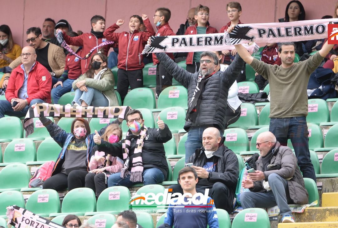 FOTO, i tifosi allo stadio per Palermo – Taranto 5-2 (Gallery)- immagine 1