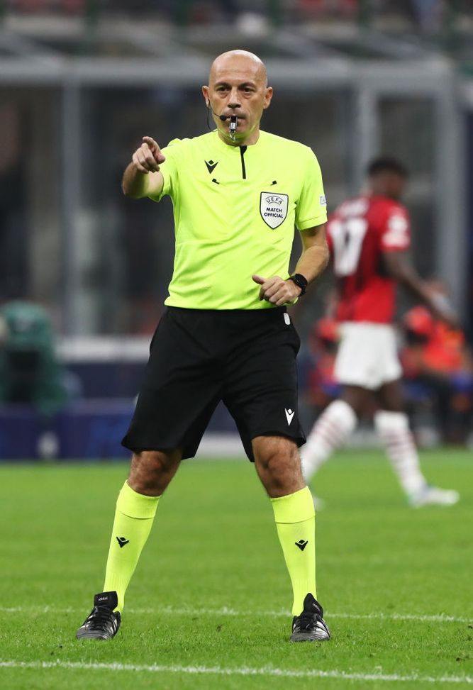  Cuneyt Cakir Photo by Marco Luzzani/Getty Images) 