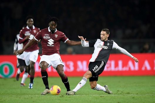  TURIN, ITALY - NOVEMBER 02: Juventus player Mattia De Sciglio during the Serie A match between Torino FC and Juventus at Stadio Olimpico di Torino on November 02, 2019 in Turin, Italy. (Photo by Daniele Badolato - Juventus FC/Juventus FC via Getty Images) 
