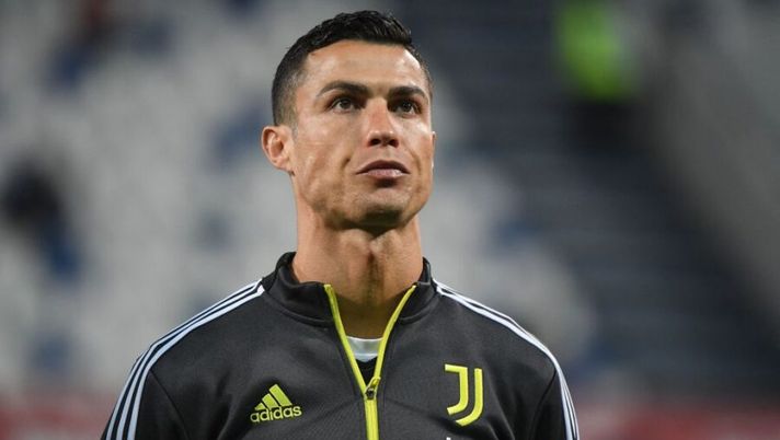 Juventus' Portuguese forward Cristiano Ronaldo is pictured prior to the final of the Italian Cup (Coppa Italia) football match Atalanta vs Juventus on May 19, 2021 at the Citta del Tricolore stadium in Reggio Emilia. (Photo by ALBERTO LINGRIA / POOL / AFP) (Photo by ALBERTO LINGRIA/POOL/AFP via Getty Images) Juve, la Gazzetta: “Verità o bugia di Nedved su Ronaldo? Quasi impossibile che…” - immagine 1