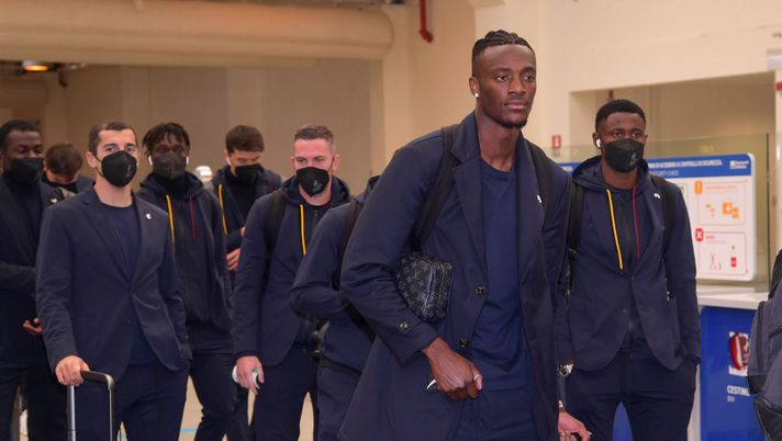 Mourinho: “Viaggiamo al completo”. Per il derby nuova maglia e Olimpico sold out - immagine 1