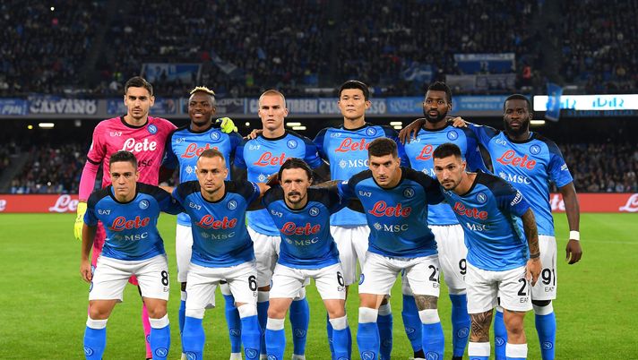 NAPLES, ITALY - NOVEMBER 08: Players of SSC Napoli pose for a team photo prior to the Serie A match between SSC Napoli and Empoli FC at Stadio Diego Armando Maradona on November 08, 2022 in Naples, Italy. (Photo by Francesco Pecoraro/Getty Images) scudetto napoli