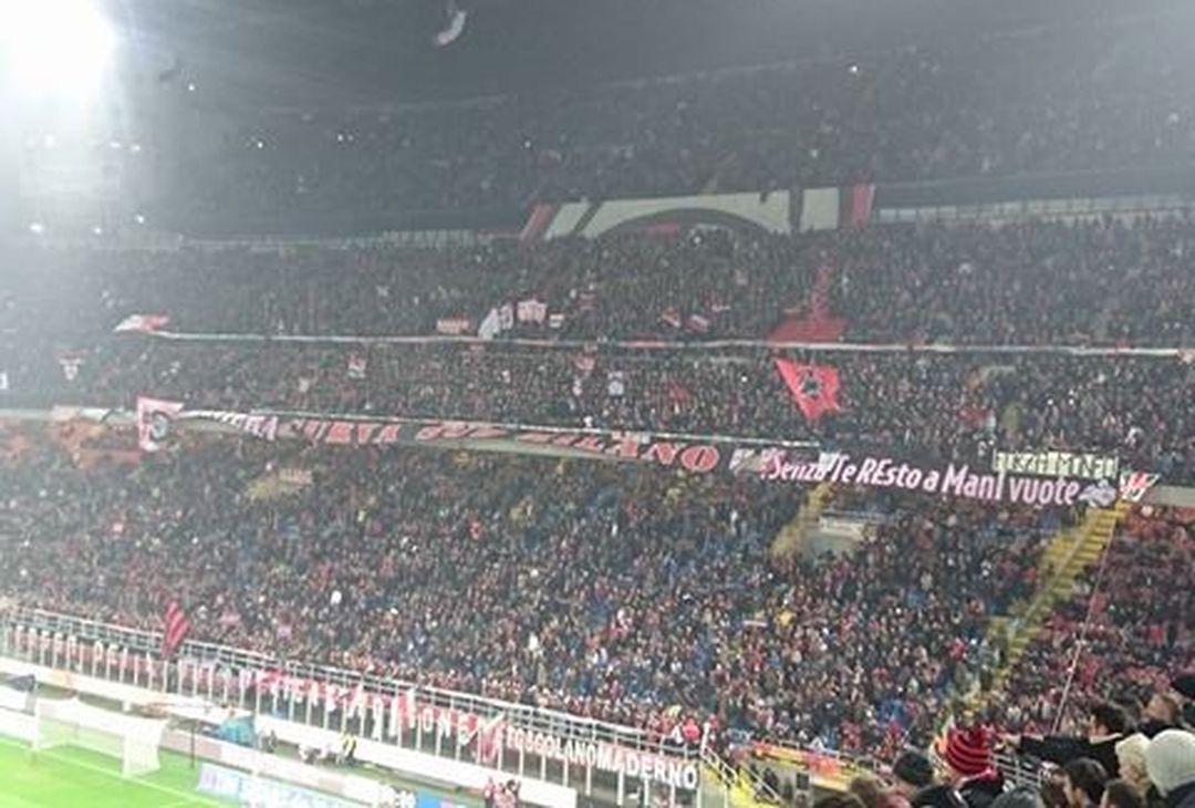  La Curva Sud prima del derby, foto PianetaMilan.it 