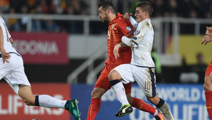 SKOPJE, MACEDONIA - OCTOBER 09: Marco Verratti of Italy (R) and Ilija Nestorovski of FYR Macedonia compete for the ball during the FIFA 2018 World Cup Qualifier between FYR Macedonia and Italy at Nacionalna Arena Filip II Makedonski on October 9, 2016 in Skopje, Macedonia. (Photo by Claudio Villa/Getty Images) SKOPJE, MACEDONIA - OCTOBER 09: Marco Verratti of Italy (R) and Ilija Nestorovski of FYR Macedonia compete for the ball during the FIFA 2018 World Cup Qualifier between FYR Macedonia and Italy at Nacionalna Arena Filip II Makedonski on October 9, 2016 in Skopje, Macedonia. (Photo by Claudio Villa/Getty Images)