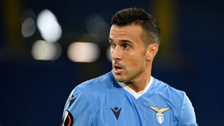 ROME, ITALY - SEPTEMBER 30: Pedro Rodriguez of SS Lazio reacts during the UEFA Europa League group E match between SS Lazio and Lokomotiv Moskva at Olimpico Stadium on September 30, 2021 in Rome, Italy. (Photo by Marco Rosi - SS Lazio/Getty Images) Lazio, la probabile formazione: Acerbi è pronto e le ultime sulla gestione di Pedro - immagine 1