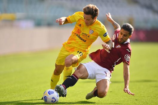 TURIN, ITALY - OCTOBER 18: Ricardo Rodriguez (R) of Torino FC tackles Nahitan Nandez of Cagliari Calcio during the Serie A match between Torino FC and Cagliari Calcio at Stadio Olimpico di Torino on October 18, 2020 in Turin, Italy. (Photo by Valerio Pennicino/Getty Images) TURIN, ITALY - OCTOBER 18: Ricardo Rodriguez (R) of Torino FC tackles Nahitan Nandez of Cagliari Calcio during the Serie A match between Torino FC and Cagliari Calcio at Stadio Olimpico di Torino on October 18, 2020 in Turin, Italy. (Photo by Valerio Pennicino/Getty Images)