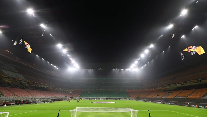 Lo stadio Giuseppe Meazza in San Siro, casa dell'AC Milan, prima di Milan-Lille (Europa League 2020-2021) | AC Milan News (Getty Images)
