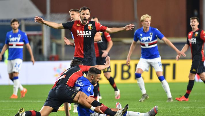 GENOA, ITALY - NOVEMBER 1: Fabio Quagliarella of UC Sampdoria and Milan Badelj of Genoa CFC during the Serie A match between UC Sampdoria and  Genoa CFC at Stadio Luigi Ferraris on November 1, 2020 in Genoa, Italy. (Photo by Paolo Rattini/Getty Images) 