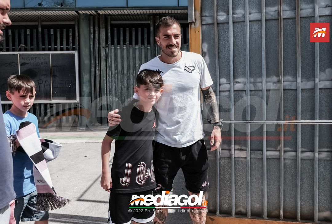 FOTO Frosinone-Palermo, i rosanero in partenza dallo stadio “Renzo Barbera” (Gallery) - immagine 5