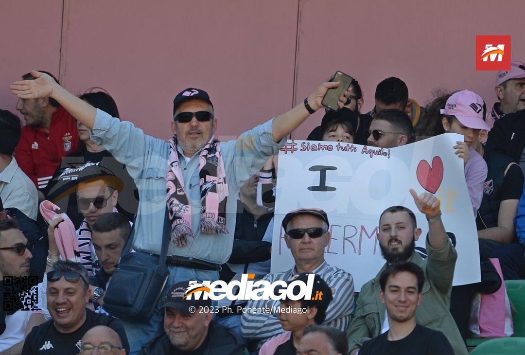 FOTOTIFO Palermo-Spal 2-1, gli scatti ai tifosi al “Renzo Barbera” (GALLERY) - immagine 17