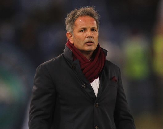 ROME, ITALY - DECEMBER 11: Torino FC head coach Sinisa Mihajlovic looks on during the Serie A match between SS Lazio and Torino FC at Stadio Olimpico on December 11, 2017 in Rome, Italy. (Photo by Paolo Bruno/Getty Images) ROME, ITALY - DECEMBER 11: Torino FC head coach Sinisa Mihajlovic looks on during the Serie A match between SS Lazio and Torino FC at Stadio Olimpico on December 11, 2017 in Rome, Italy. (Photo by Paolo Bruno/Getty Images)
