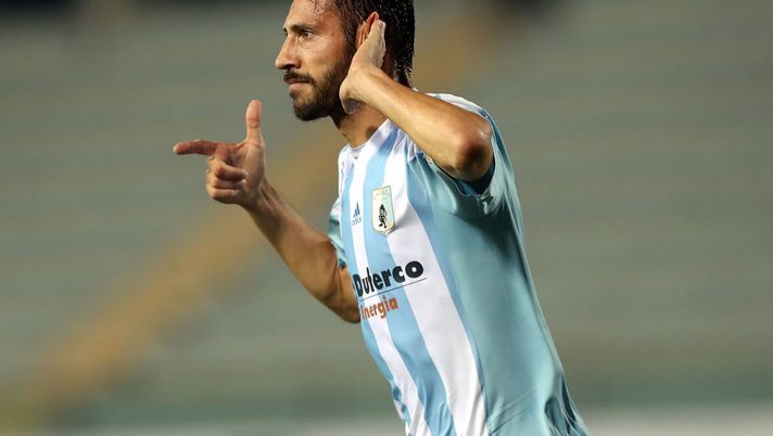 EMPOLI, ITALY - JULY 17: Matteo Mancosu of Virtus Entella celebrates after scoring a goal during the serie B match between FC Empoli and Virtus Entella at Stadio Carlo Castellani on July 17, 2020 in Empoli, Italy. (Photo by Gabriele Maltinti/Getty Images) EMPOLI, ITALY - JULY 17: Matteo Mancosu of Virtus Entella celebrates after scoring a goal during the serie B match between FC Empoli and Virtus Entella at Stadio Carlo Castellani on July 17, 2020 in Empoli, Italy. (Photo by Gabriele Maltinti/Getty Images)
