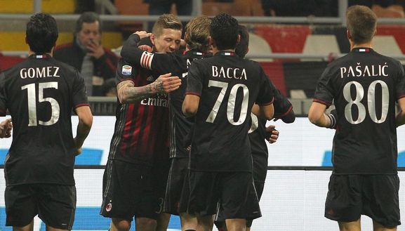  Il Milan esulta per il successo 2-1 sulla Fiorentina (credits: GETTY Images) 