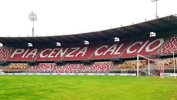 I tifosi della Nazionale inglese intonano Wonderwall dopo Piacenza-Albinoleffe…- immagine 2
