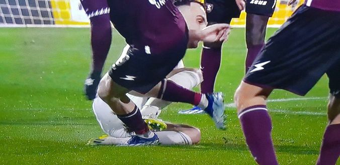 AD Salernitana: “Errori gravi pro-Juve. Mancato rosso a Gatti eclatante, chiederemo spiegazioni”- immagine 2