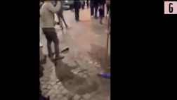 VIDEO / A La Spezia i tifosi marocchini puliscono le strade dopo i festeggiamenti