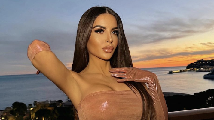 Marialuisa Jacobelli, il look sexy incanta: forme da urlo sui social - immagine 1