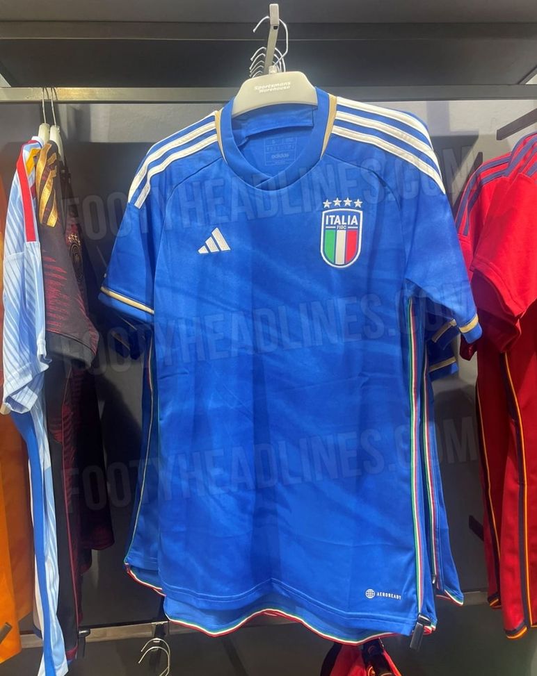 Prima maglia Italia Adidas (foto footy headlines)