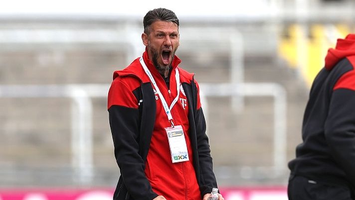 MUNICH, GERMANY - MAY 16: Martin Demichelis, coach of Bayern München celebrates the 2nd team goal during the 3. Liga match between TSV 1860 München and Bayern München II at Stadion an der Gruenwalder Straße on May 16, 2021 in Munich, Germany. (Photo by Alexander Hassenstein/Getty Images) DEMICHELIS RIVER PLATE