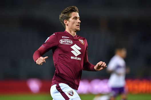 TURIN, ITALY - JANUARY 10: Dennis Praet of Torino FC looks on during the Serie A match between Torino FC v ACF Fiorentina at Stadio Olimpico di Torino on January 10, 2022 in Turin, Italy. (Photo by Valerio Pennicino/Getty Images) Praet, settimana prossima la prima offerta viola. C’è distanza col Leicester- immagine 2