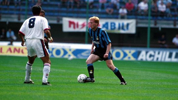 Bildnummer: 00112680  Datum: 00.00.1992  Copyright: imago/Magic
Matthias Sammer (Inter) am Ball; Dribbling Seria A 1992/1993, 1. Italienische Liga, Meisterschaft, Internazionale Mailand, Milano Mailand Dynamik, Konzentration, Fußball Herren Mannschaft Italien Gruppenbild Aktion Personen 