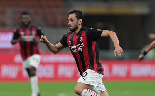  Hakan Calhanoglu  