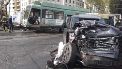 Immobile contro un tram, finisce in ospedale. Il comunicato: “C’è frattura”