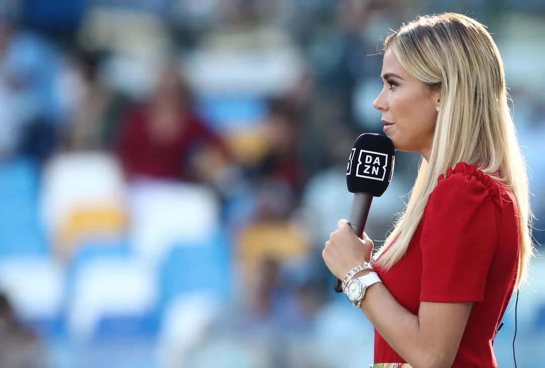  NAPLES, ITALY - SEPTEMBER 11: Dazn show girl Diletta Leotta prior the Serie A match between SSC Napoli and Juventus at Stadio Diego Armando Maradona on September 11, 2021 in Naples, Italy. (Photo by Maurizio Lagana/Getty Images) 