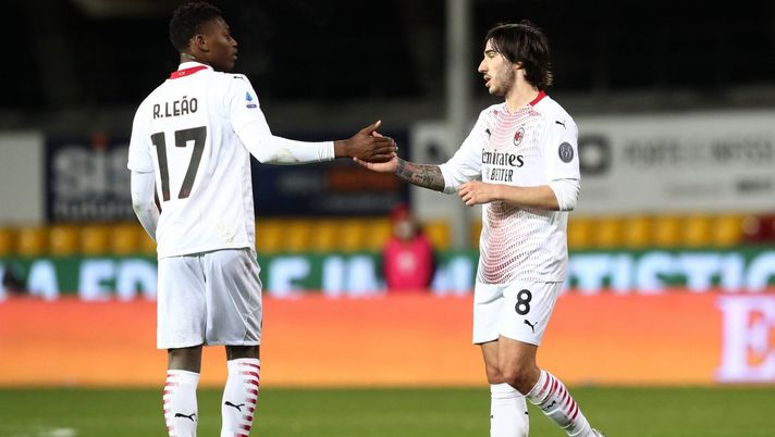 BENEVENTO, ITALY - JANUARY 03: Sandro Tonali of AC Milan interacts with team mate Rafael Leao (l) after being shown a red card during the Serie A match between Benevento Calcio and AC Milan at Stadio Ciro Vigorito on January 03, 2021 in Benevento, Italy. Sporting stadiums around Italy remain under strict restrictions due to the Coronavirus Pandemic as Government social distancing laws prohibit fans inside venues resulting in games being played behind closed doors. (Photo by Francesco Pecoraro/Getty Images) BENEVENTO, ITALY - JANUARY 03: Sandro Tonali of AC Milan interacts with team mate Rafael Leao (l) after being shown a red card during the Serie A match between Benevento Calcio and AC Milan at Stadio Ciro Vigorito on January 03, 2021 in Benevento, Italy. Sporting stadiums around Italy remain under strict restrictions due to the Coronavirus Pandemic as Government social distancing laws prohibit fans inside venues resulting in games being played behind closed doors. (Photo by Francesco Pecoraro/Getty Images)