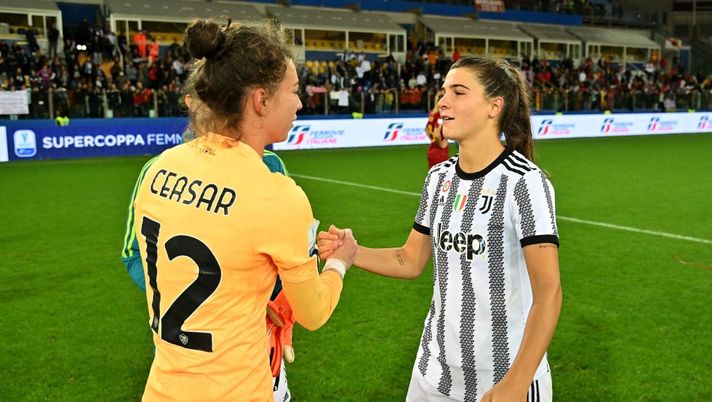 La Juventus femminile si complimenta con la Roma per la vittoria della Supercoppa - immagine 1