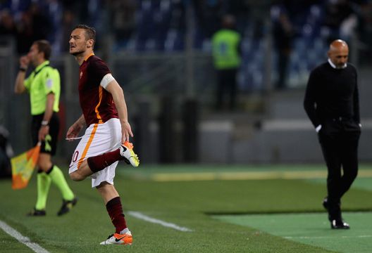 . (Photo by Paolo Bruno/Getty Images) Totti: “Al posto di Ibra avrei mollato. La Roma vuole tornare in Champions e Mou…”- immagine 2