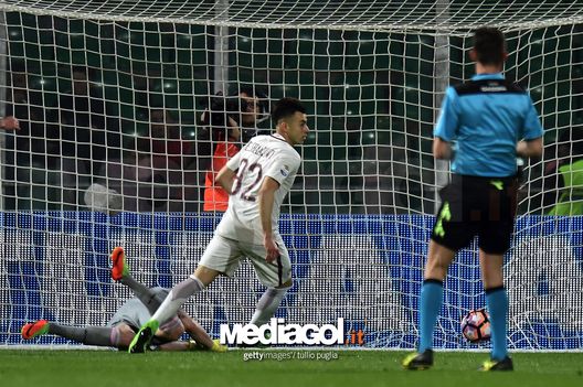 PALERMO, ITALY - MARCH 12: Stephan El Shaarawy of Roma scores the opening goal during the Serie A match between US Citta di Palermo and AS Roma at Stadio Renzo Barbera on March 12, 2017 in Palermo, Italy. (Photo by Tullio M. Puglia/Getty Images) PALERMO, ITALY - MARCH 12: Stephan El Shaarawy of Roma scores the opening goal during the Serie A match between US Citta di Palermo and AS Roma at Stadio Renzo Barbera on March 12, 2017 in Palermo, Italy. (Photo by Tullio M. Puglia/Getty Images)