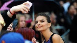 Emily Ratajkowski con la maglia dell’Inter nel nuovo singolo di Travis Scott: tifosi stregati