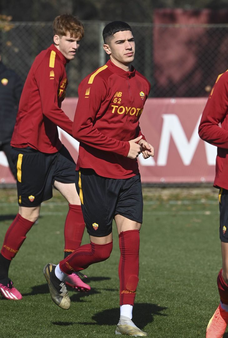 Roma, ripresa degli allenamenti a Trigoria. Mercoledì c’è la Cremonese – FOTO GALLERY - immagine 35