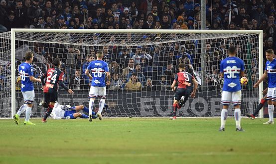 GENOA, ITALY - NOVEMBER 25: Krzysztof Piatek of Genoa scores a penalty (1-1) during the Serie A match between Genoa CFC and UC Sampdoria at Stadio Luigi Ferraris on November 25, 2018 in Genoa, Italy. (Photo by Paolo Rattini/Getty Images) Date a Cesare quel che è di Kris e Dusan. Così Prandelli li ha riaccesi entrambi- immagine 2