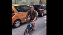 VIDEO / Ribery festeggia la Salernitana e canta “Pisciaiuolo morirò” in bici